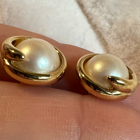 Monet earrings - Picture 6 of 8